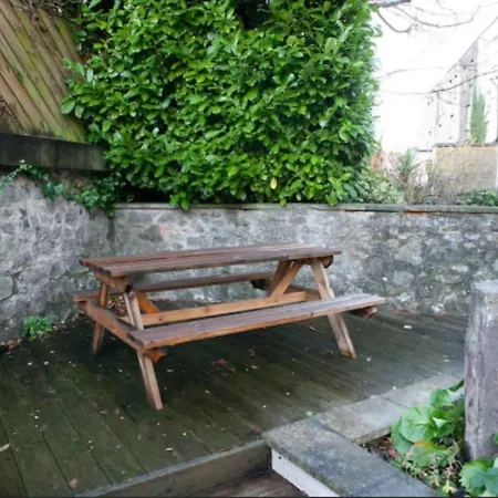 Spectacular & Central Garden 1 Bedroom Bristol